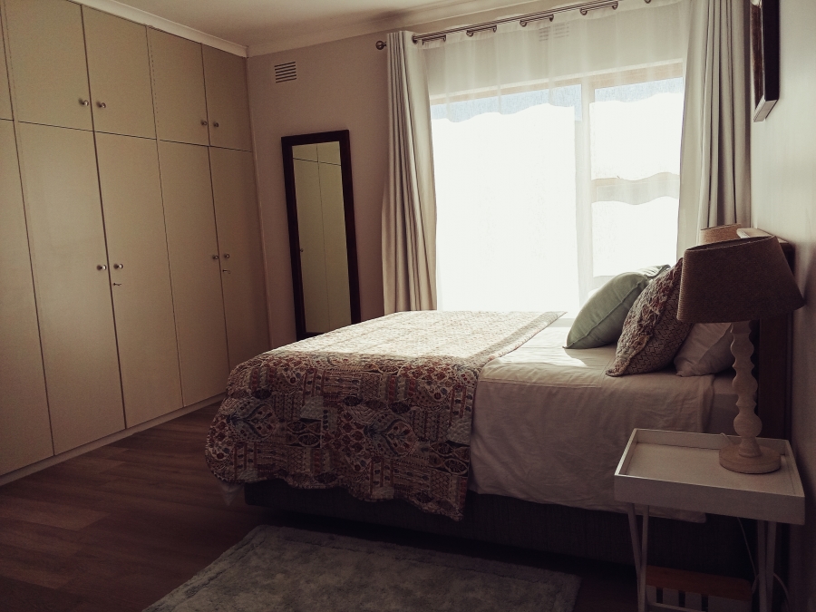 6 Bedroom Property for Sale in Bayview Western Cape